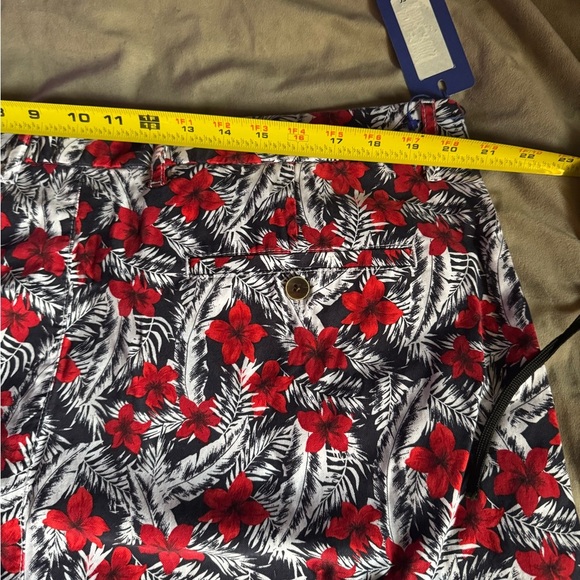 Tommy Bahama Floral Print Shorts - Picture 2 of 5
